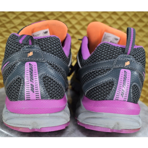 SOLD New Balance 610 Women's Trail Running Shoes - Picture 6 of 8